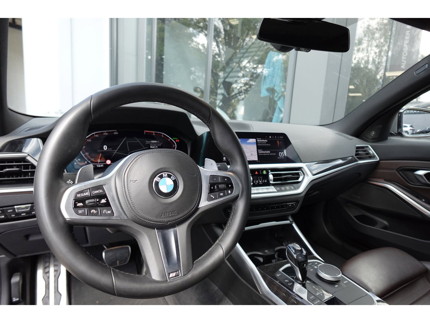 BMW 3-serie 320i High Executive PANO H&K LEDER