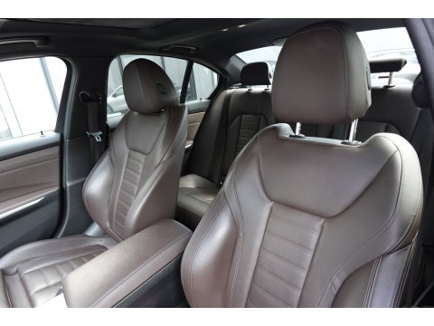 BMW 3-serie 320i High Executive PANO H&K LEDER