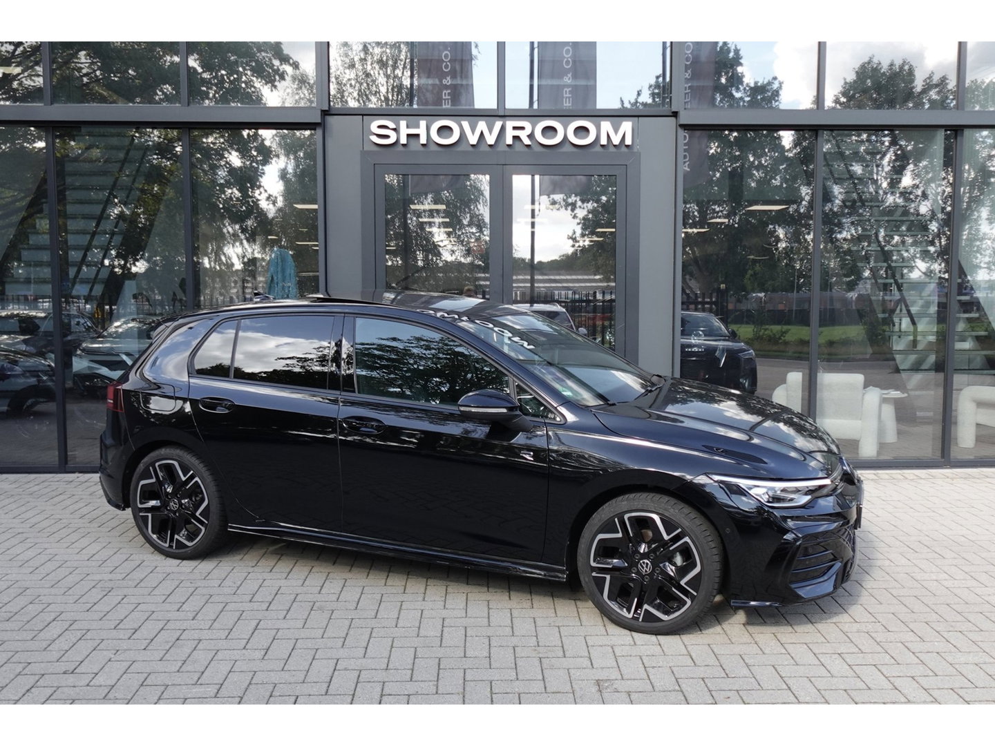 Volkswagen Golf 1.5 eTSI R-Line Edition PANO HUD KEYLESS