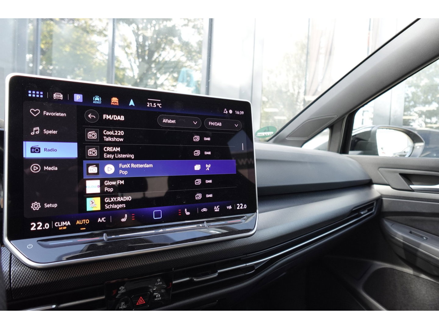 Volkswagen Golf 1.5 eTSI R-Line Edition PANO HUD KEYLESS
