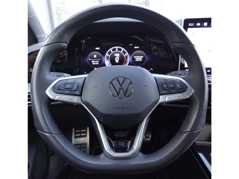 Volkswagen Golf 1.5 eTSI R-Line Edition PANO HUD KEYLESS