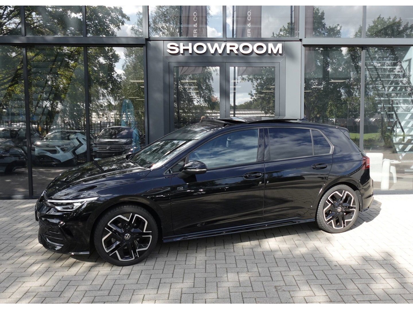 Volkswagen Golf 1.5 eTSI R-Line Edition PANO HUD KEYLESS