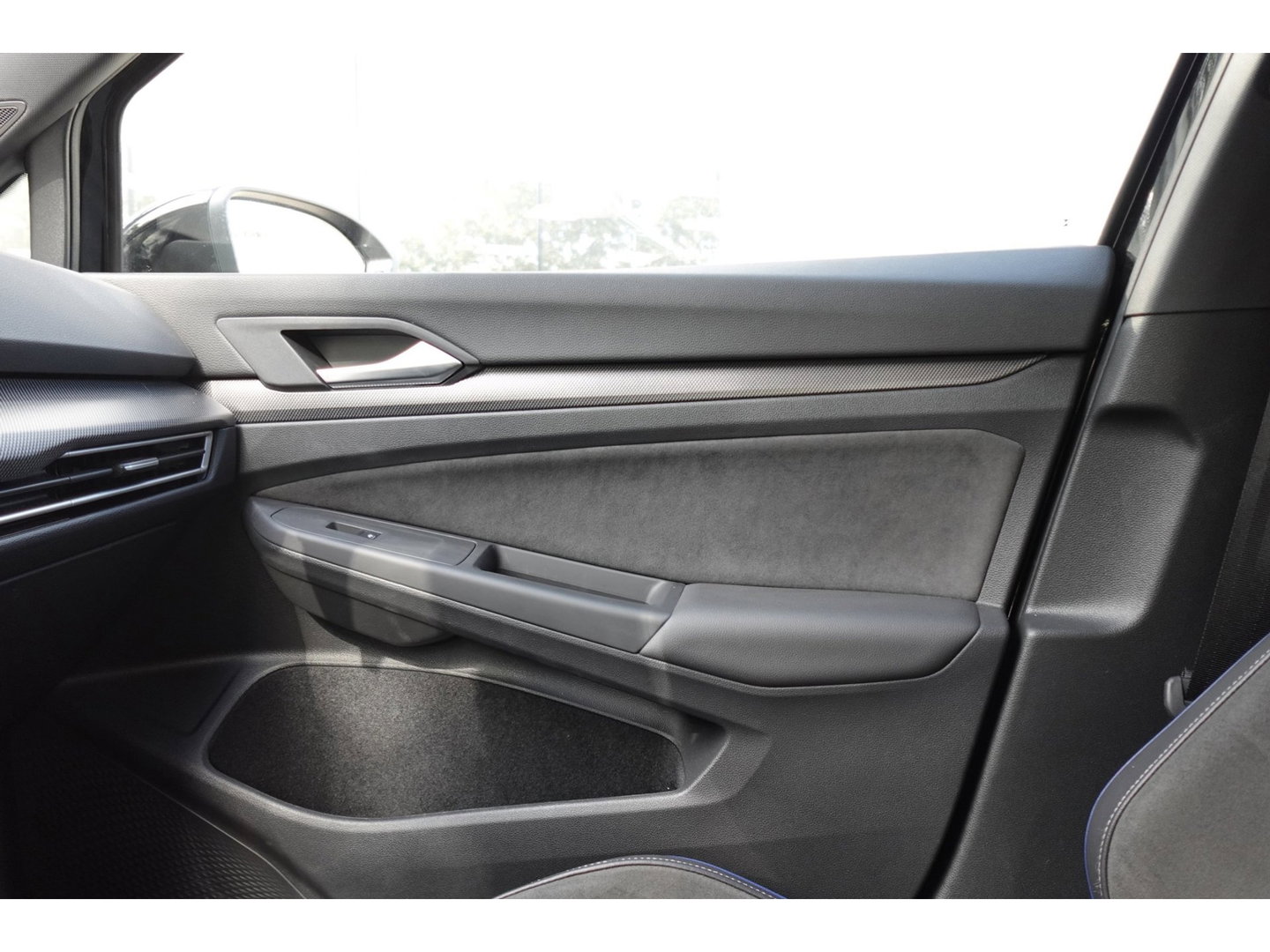 Volkswagen Golf 1.5 eTSI R-Line Edition PANO HUD KEYLESS