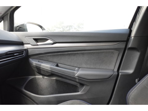 Volkswagen Golf 1.5 eTSI R-Line Edition PANO HUD KEYLESS