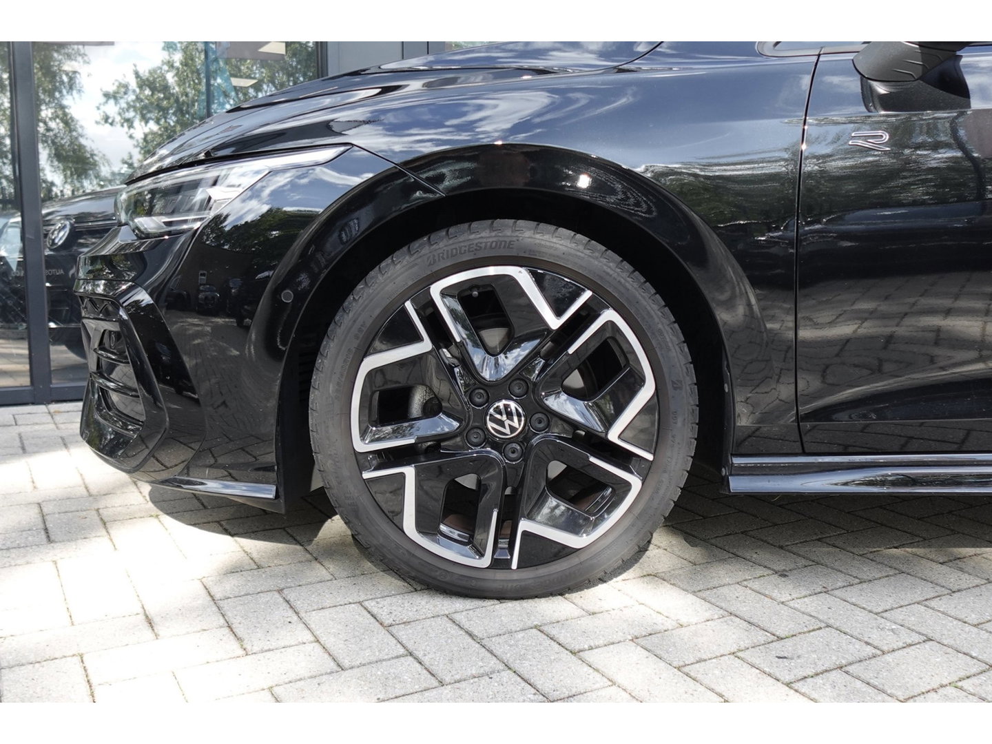 Volkswagen Golf 1.5 eTSI R-Line Edition PANO HUD KEYLESS