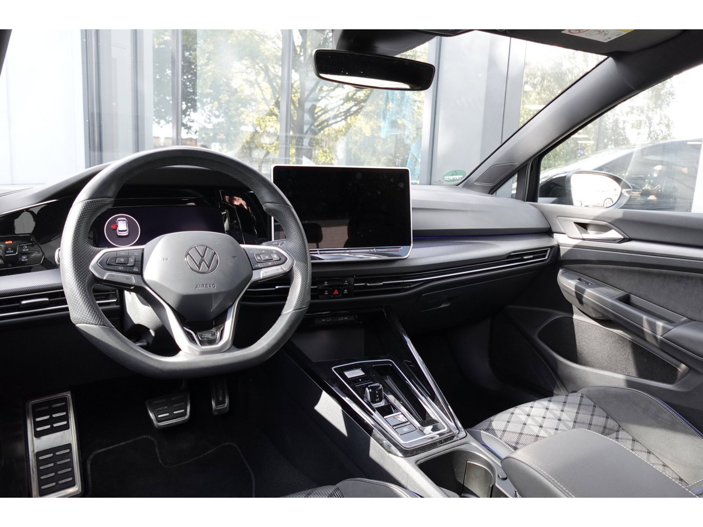 Volkswagen Golf 1.5 eTSI R-Line Edition PANO HUD KEYLESS