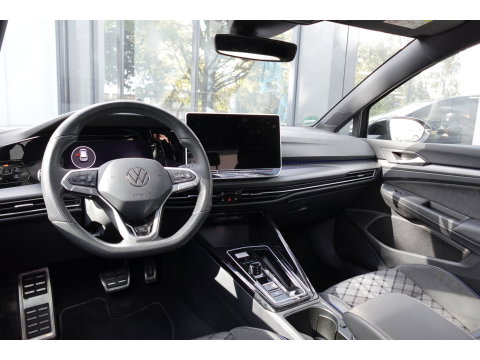 Volkswagen Golf 1.5 eTSI R-Line Edition PANO HUD KEYLESS