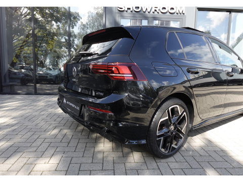 Volkswagen Golf 1.5 eTSI R-Line Edition PANO HUD KEYLESS