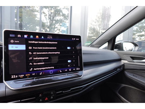Volkswagen Golf 1.5 eTSI R-Line Edition PANO HUD KEYLESS