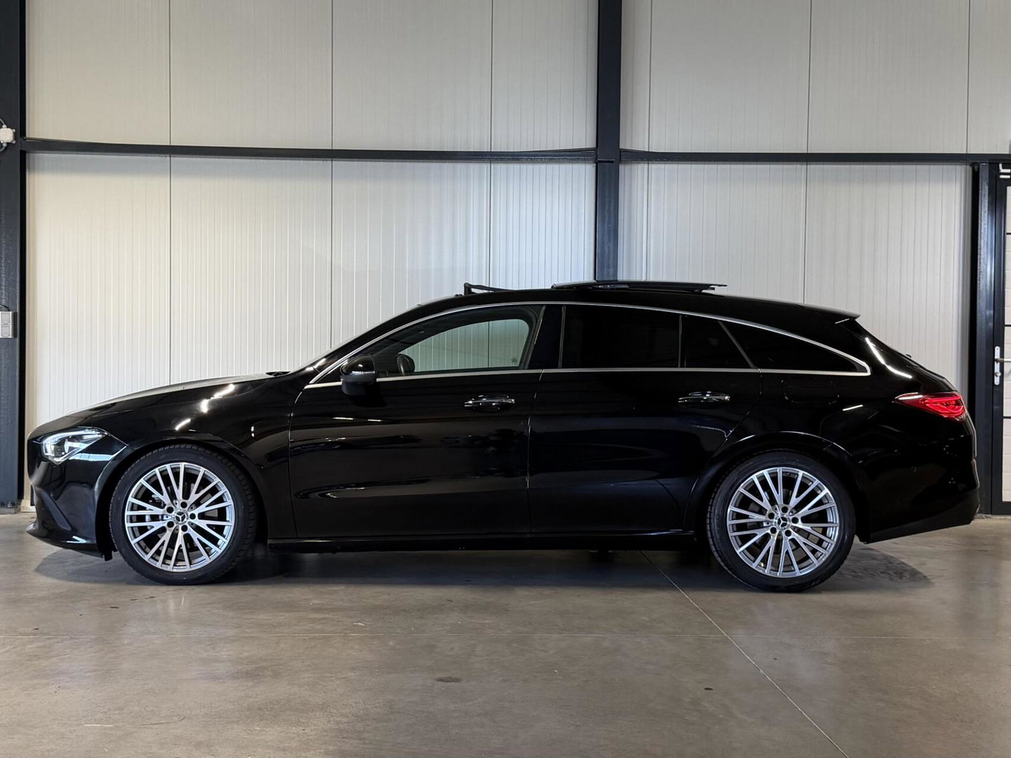 Mercedes-Benz CLA Shooting Brake 200 Pano Sfeer Trekhaak