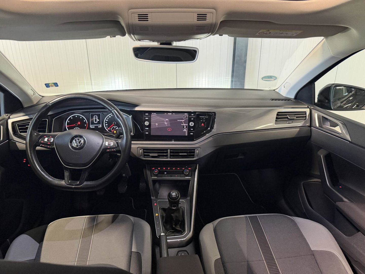 Volkswagen Polo 1.0 TSI R-line Pano Camera Beats Trekhaak