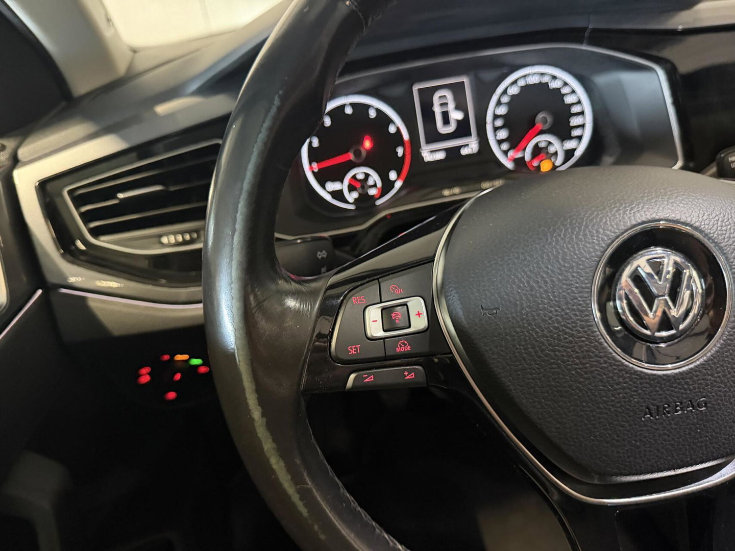 Volkswagen Polo 1.0 TSI R-line Pano Camera Beats Trekhaak