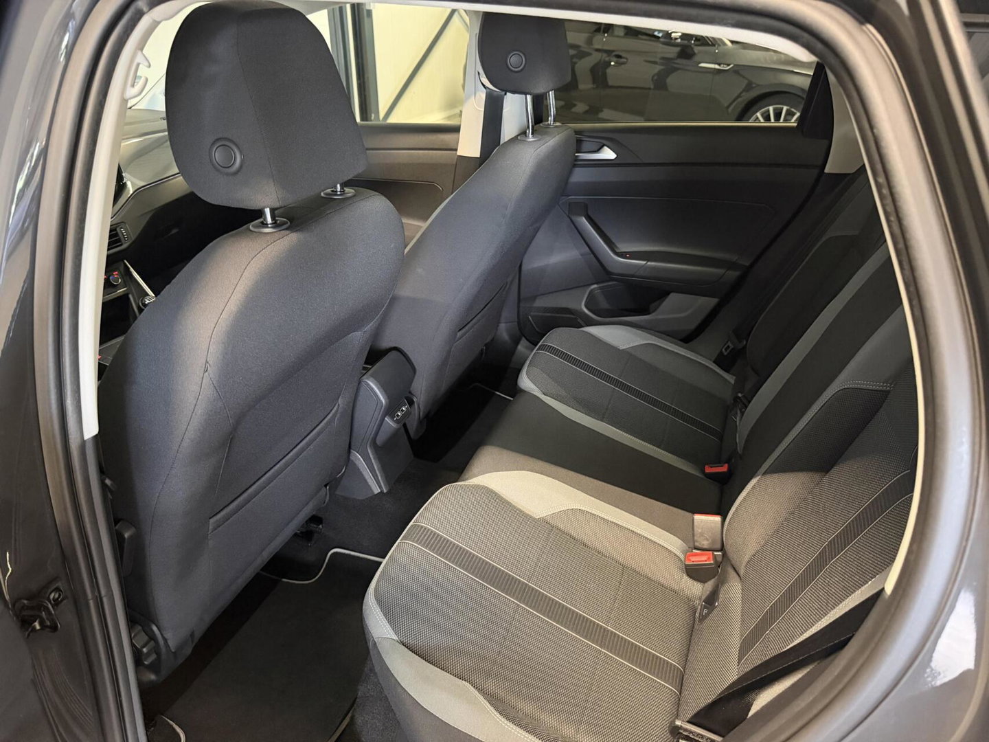 Volkswagen Polo 1.0 TSI R-line Pano Camera Beats Trekhaak
