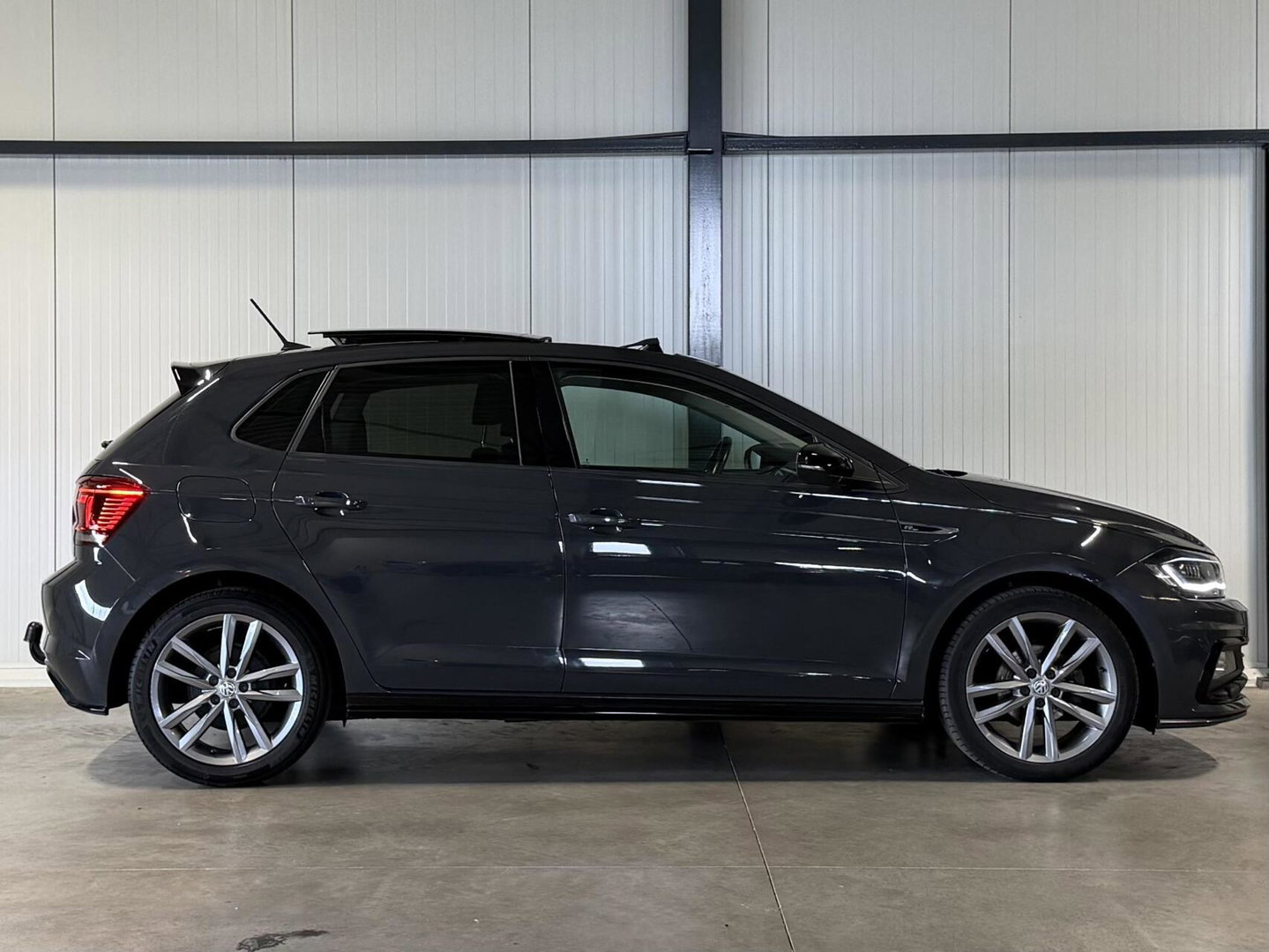 Volkswagen Polo 1.0 TSI R-line Pano Camera Beats Trekhaak