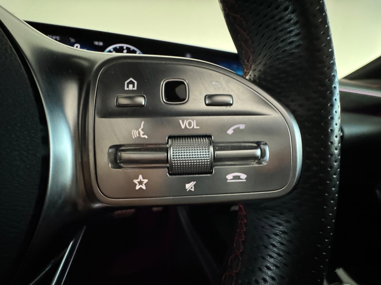 Mercedes-Benz CLA-Klasse 180 AMG Pano|Sfeer|Stoelverwarming|Lane|Cruise