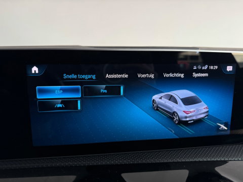 Mercedes-Benz CLA-Klasse 180 AMG Pano|Sfeer|Stoelverwarming|Lane|Cruise