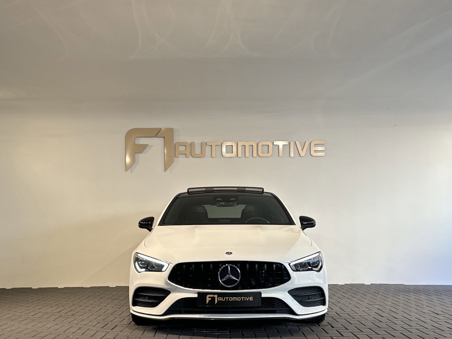 Mercedes-Benz CLA-Klasse 180 AMG Pano|Sfeer|Stoelverwarming|Lane|Cruise