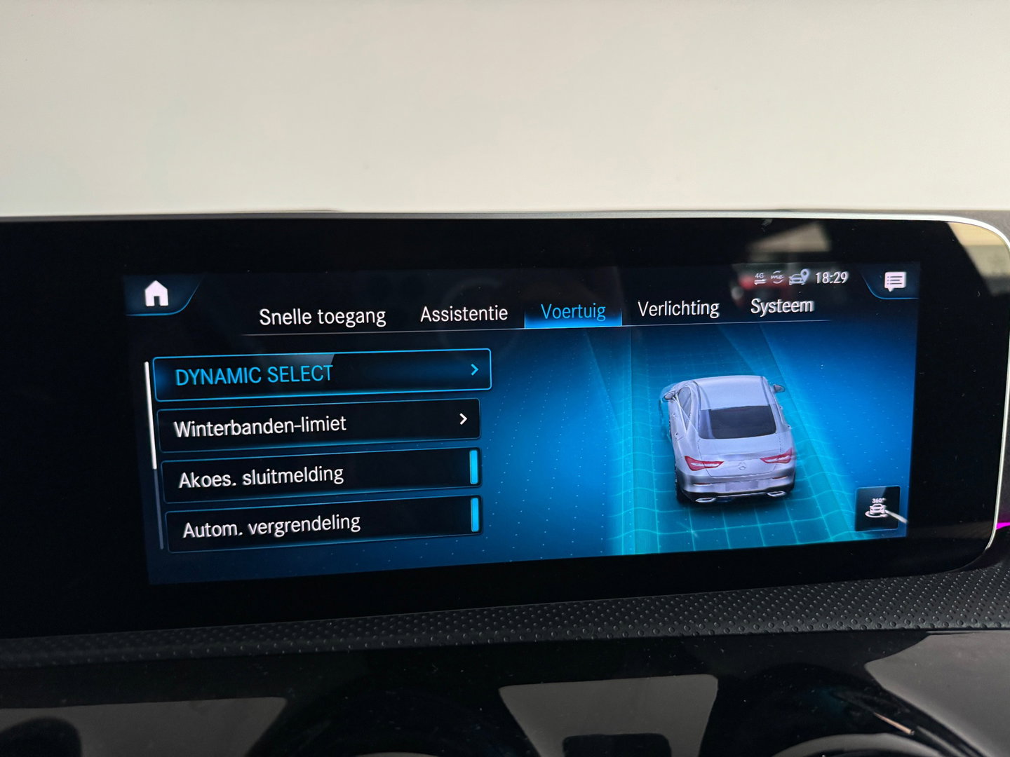 Mercedes-Benz CLA-Klasse 180 AMG Pano|Sfeer|Stoelverwarming|Lane|Cruise