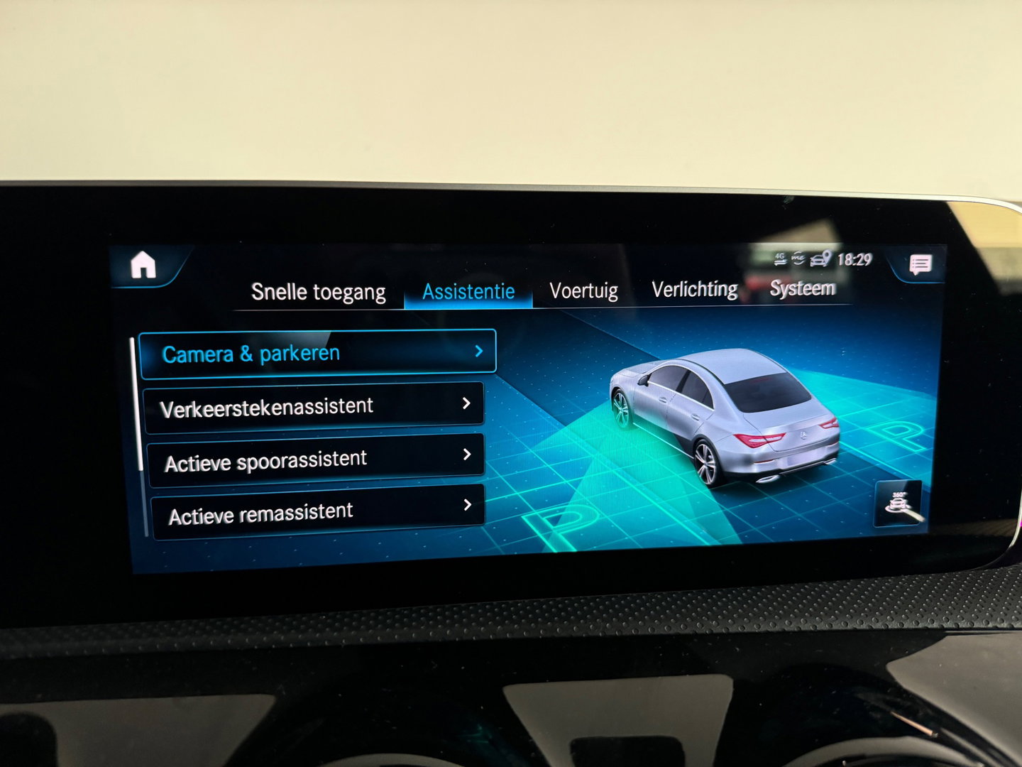 Mercedes-Benz CLA-Klasse 180 AMG Pano|Sfeer|Stoelverwarming|Lane|Cruise