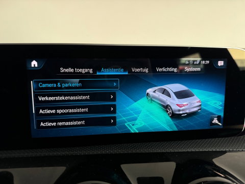 Mercedes-Benz CLA-Klasse 180 AMG Pano|Sfeer|Stoelverwarming|Lane|Cruise
