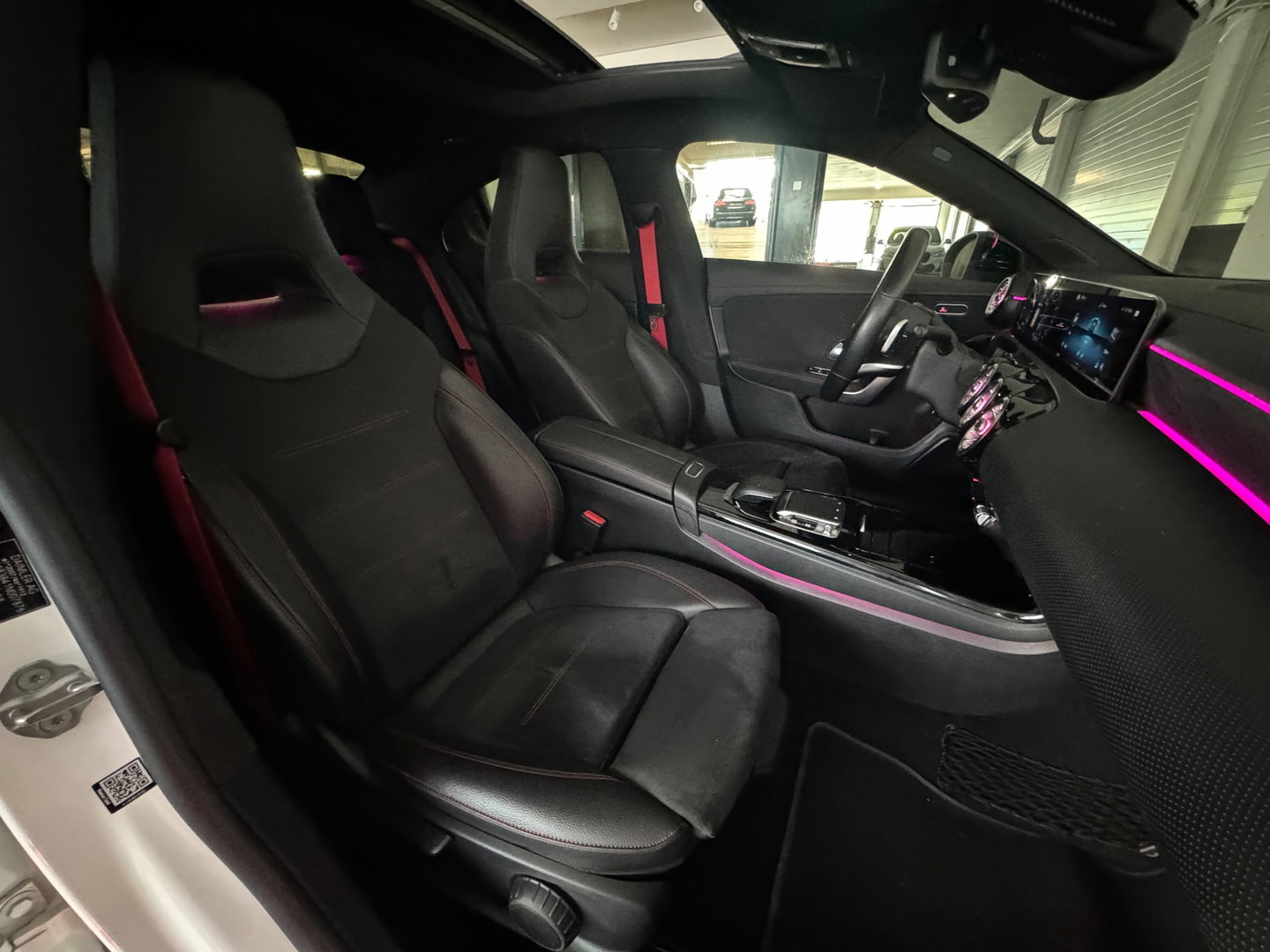 Mercedes-Benz CLA-Klasse 180 AMG Pano|Sfeer|Stoelverwarming|Lane|Cruise