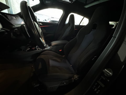 BMW 1-serie M135i xDrive Pano|H/K|Kuipstoelen|Camera|Sfeer