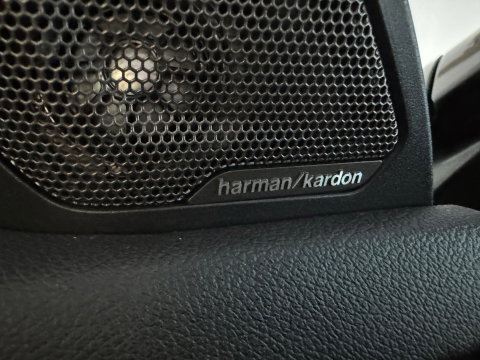 BMW 1-serie M135i xDrive Pano|H/K|Kuipstoelen|Camera|Sfeer