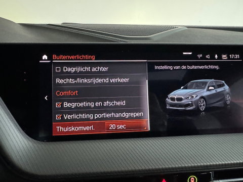 BMW 1-serie M135i xDrive Pano|H/K|Kuipstoelen|Camera|Sfeer