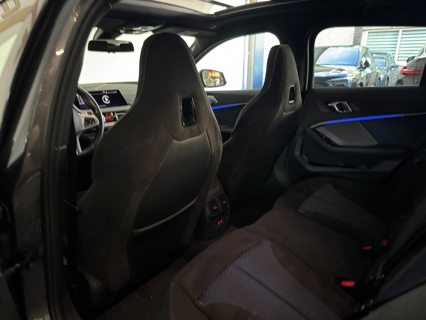 BMW 1-serie M135i xDrive Pano|H/K|Kuipstoelen|Camera|Sfeer