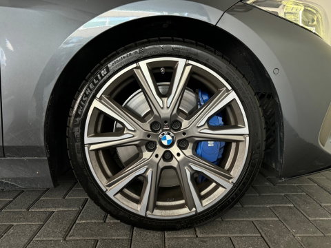BMW 1-serie M135i xDrive Pano|H/K|Kuipstoelen|Camera|Sfeer
