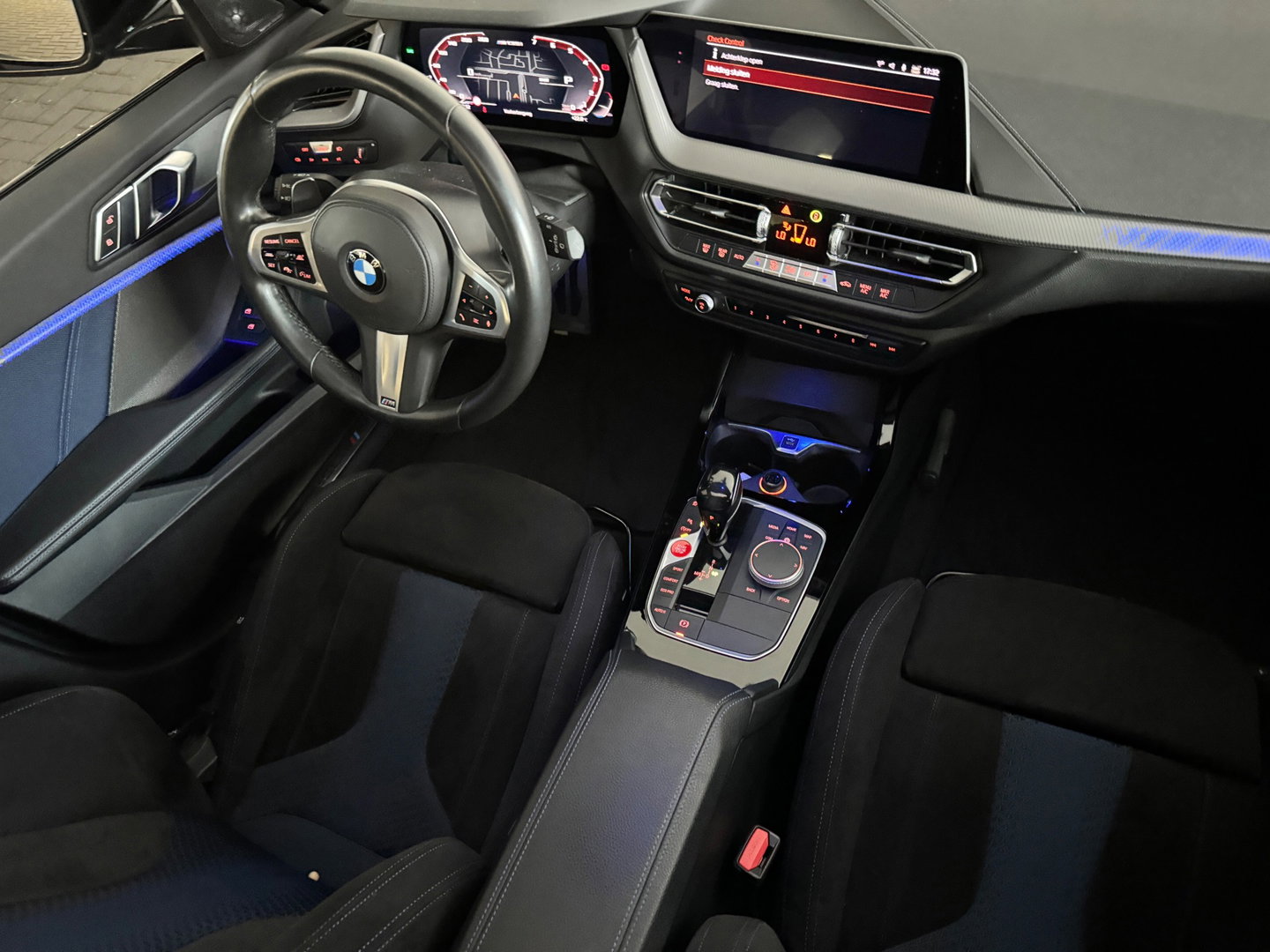 BMW 1-serie M135i xDrive Pano|H/K|Kuipstoelen|Camera|Sfeer
