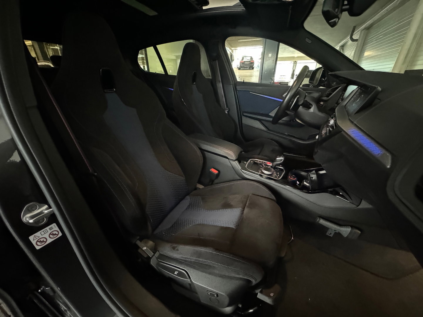 BMW 1-serie M135i xDrive Pano|H/K|Kuipstoelen|Camera|Sfeer
