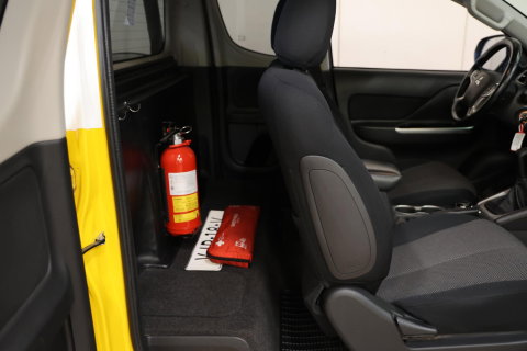 Mitsubishi L200 2.2 DI-D Club Cab Intense 4X4 4WD TREKHAAK