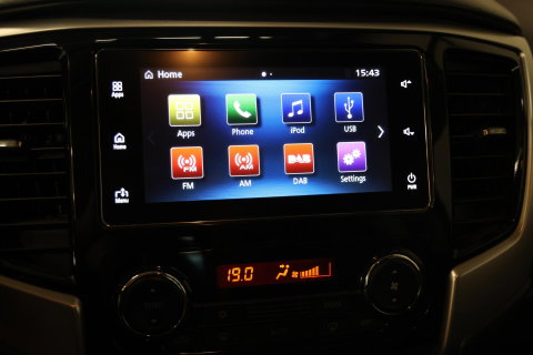 Mitsubishi L200 2.2 DI-D Club Cab Intense 4X4 4WD TREKHAAK