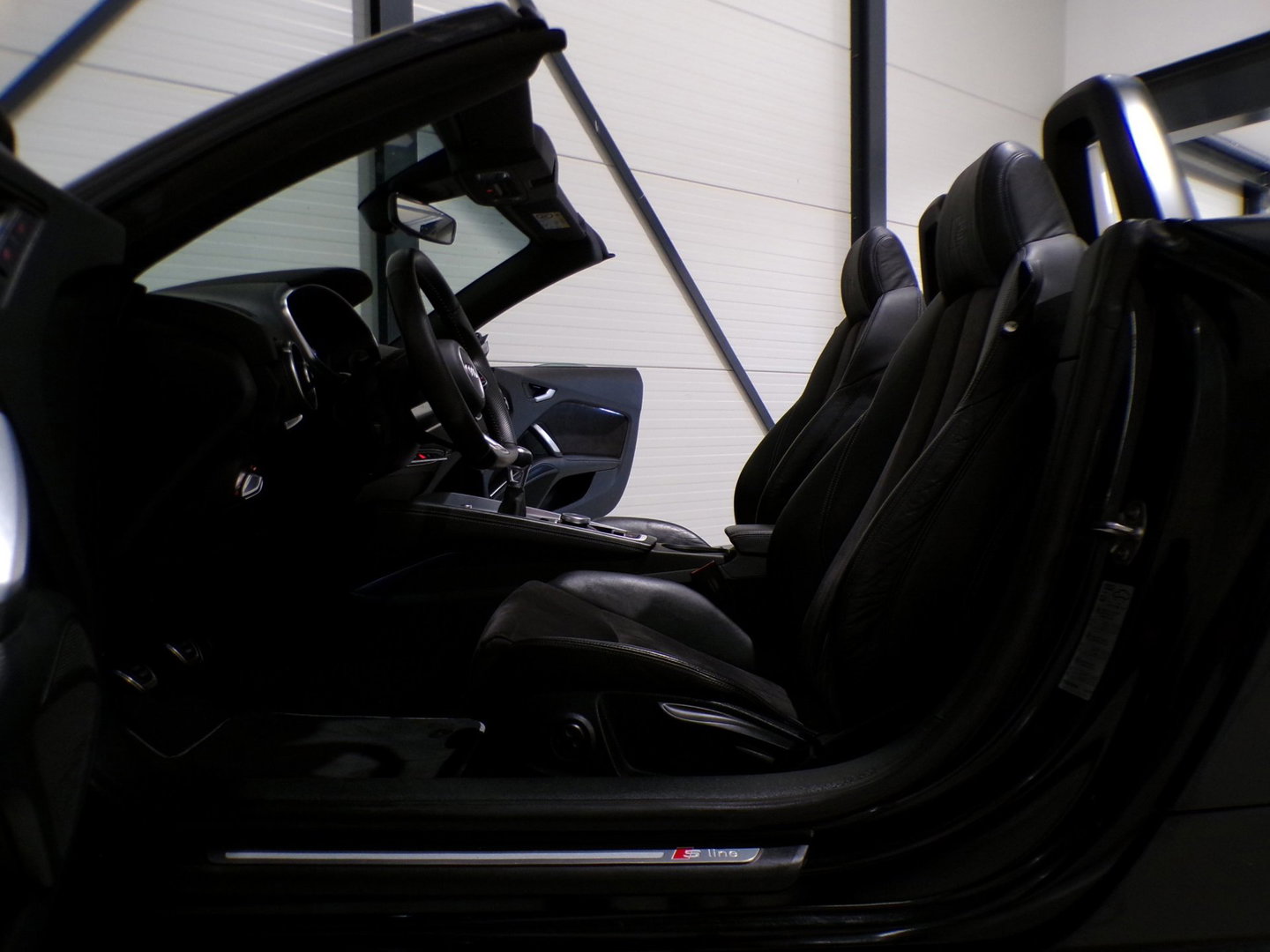 Audi TT Roadster 2.0 TFSI S-Line "Origineel NL!' 2x S line Apple-Carplay Stoelverwarming Xenon-LED Leer/Alcantara Parkeersensoren