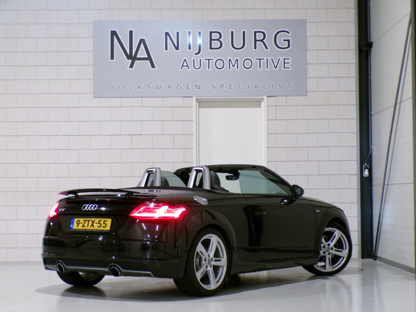 Audi TT Roadster 2.0 TFSI S-Line "Origineel NL!' 2x S line Apple-Carplay Stoelverwarming Xenon-LED Leer/Alcantara Parkeersensoren