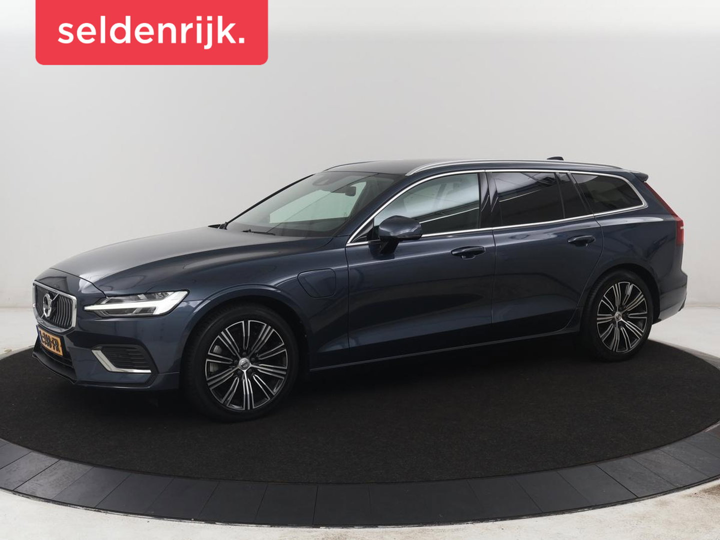 Volvo V60 2.0 T8 Recharge AWD Inscription | SOH 82% | Trekhaak | 360 camera | Leder | Stuur/stoelverwarming | Memory | Adaptive cruise | Full LED |