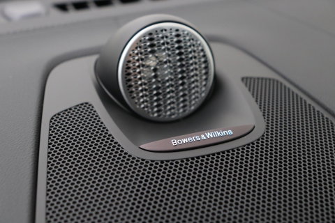 Volvo XC60 T6 Ultra Black Edition | Bowers & Wilkins | Luchtvering | Panoramadak | Head-UP | Stoelventilatie