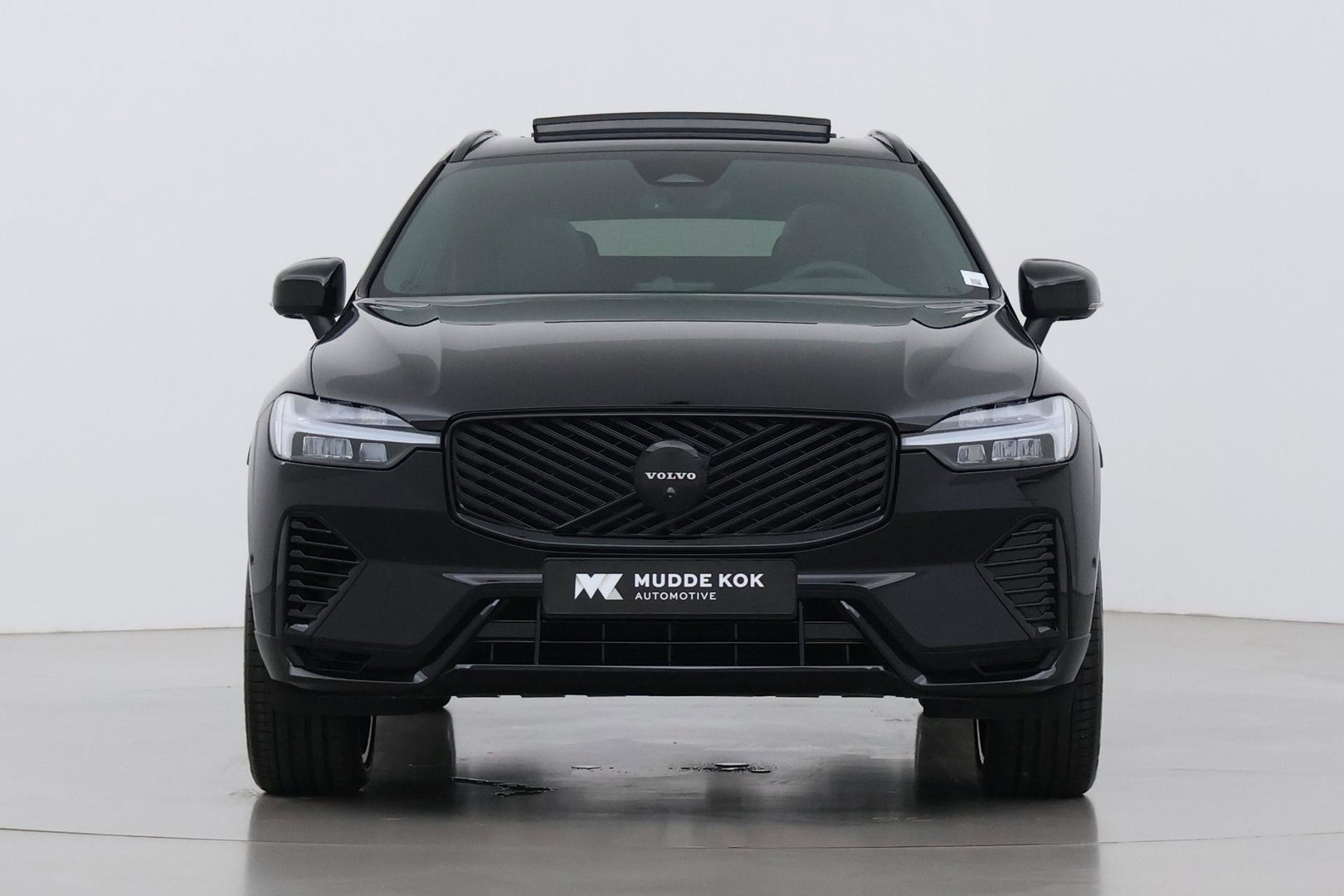 Volvo XC60 T8 Ultra Black Edition | Bowers & Wilkins | Luchtvering | Panoramadak | Head-UP | Stoelventilatie