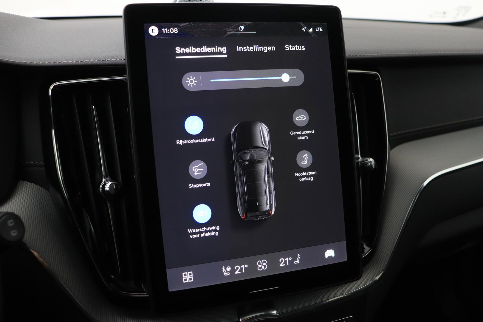 Volvo XC60 T8 Ultra Black Edition | Bowers & Wilkins | Luchtvering | Panoramadak | Head-UP | Stoelventilatie