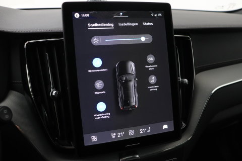 Volvo XC60 T6 Ultra Black Edition | Bowers & Wilkins | Luchtvering | Panoramadak | Head-UP | Stoelventilatie