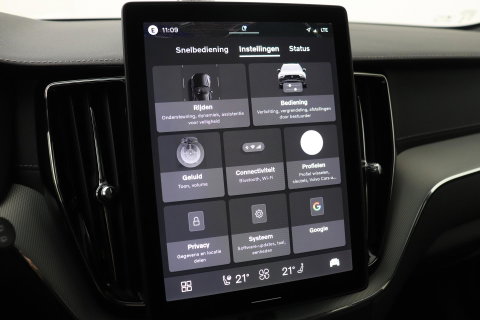 Volvo XC60 T6 Ultra Black Edition | Bowers & Wilkins | Luchtvering | Panoramadak | Head-UP | Stoelventilatie