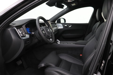 Volvo XC60 T6 Ultra Black Edition | Bowers & Wilkins | Luchtvering | Panoramadak | Head-UP | Stoelventilatie