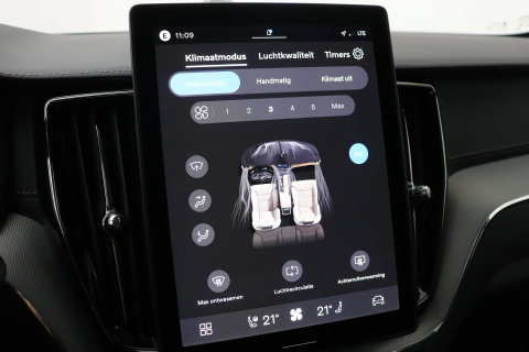 Volvo XC60 T6 Ultra Black Edition | Bowers & Wilkins | Luchtvering | Panoramadak | Head-UP | Stoelventilatie