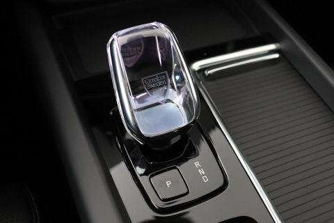 Volvo XC60 T6 Ultra Black Edition | Bowers & Wilkins | Luchtvering | Panoramadak | Head-UP | Stoelventilatie