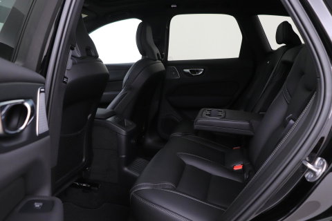 Volvo XC60 T6 Ultra Black Edition | Bowers & Wilkins | Luchtvering | Panoramadak | Head-UP | Stoelventilatie