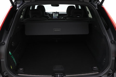 Volvo XC60 T6 Ultra Black Edition | Bowers & Wilkins | Luchtvering | Panoramadak | Head-UP | Stoelventilatie