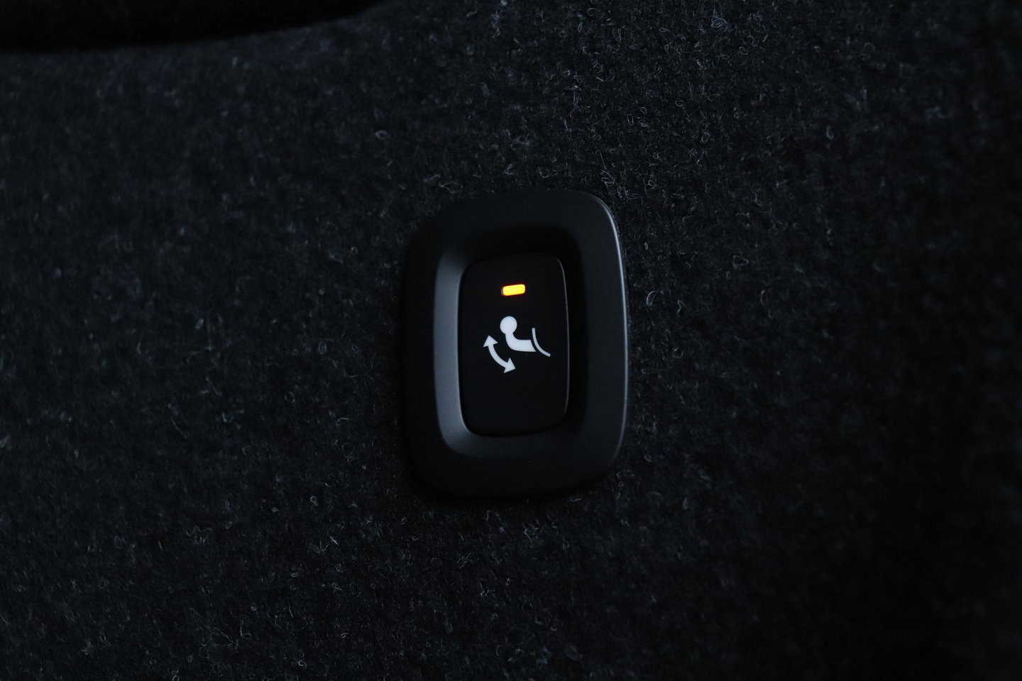 Volvo XC40 2.0 B4 Plus Bright | Trekhaak | Harman/Kardon | Leder | Keyless | Camera