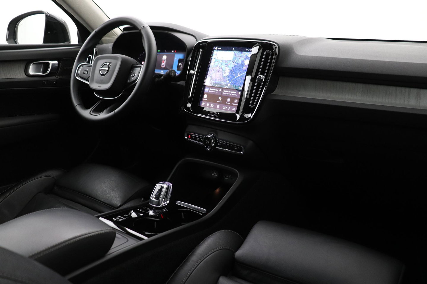 Volvo XC40 2.0 B4 Plus Bright | Trekhaak | Harman/Kardon | Leder | Keyless | Camera