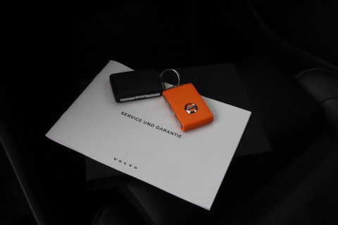 Volvo XC40 2.0 B4 Plus Bright | Trekhaak | Harman/Kardon | Leder | Keyless | Camera
